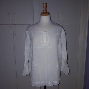 NWOT White Bell Sleeved XL/XXL Blouse
